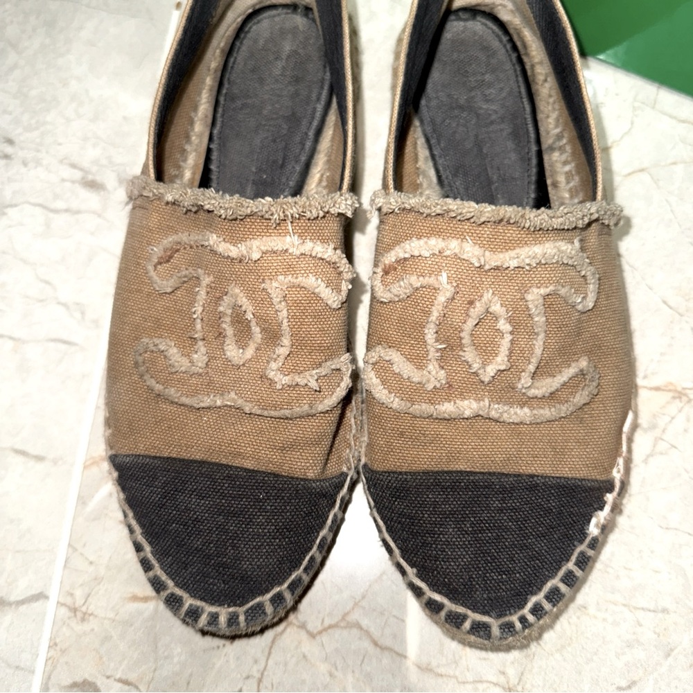Canvas Espadrille Flats in Brown and Black 6.5